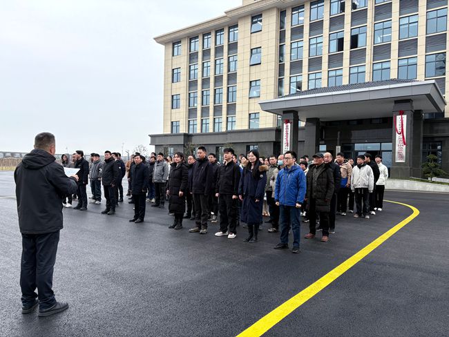 1.4升国旗650.jpg 1.4升国旗650.jpg